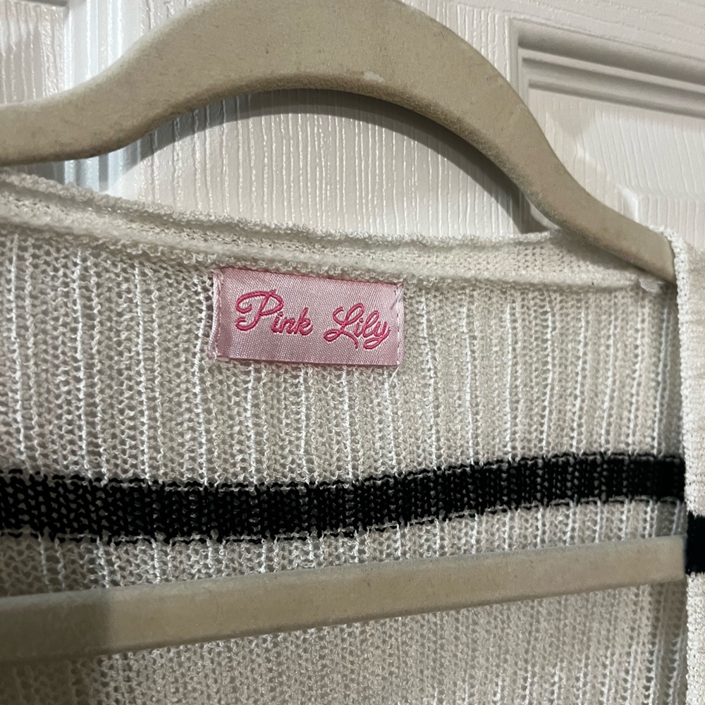 ✨SOLD✨ Neutral Territory White/Black Striped
Duster Cardigan - Picture 3 of 5